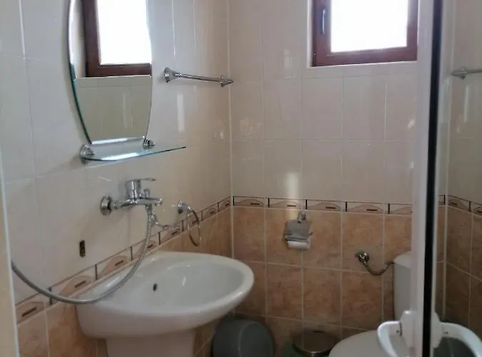 Ivet Guest - 招待所 奥布佐尔